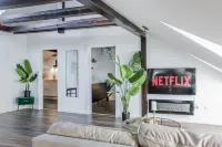 Old town flair: pedestrian zone -Parking -Workplace