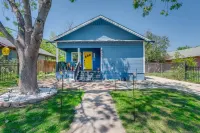 Groovy Gated Home in the Heart of SA Hotels in West San Antonio