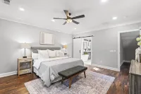 Spacious Plaza Midwood 5-bedroom Dream House in Charming Charlotte