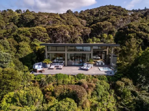 Kauri Hill Estate Luxe Retreat Overlooking Whangaroa Harbour Hotels in 