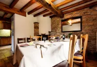 Forest-Edge Stay, Burtonville