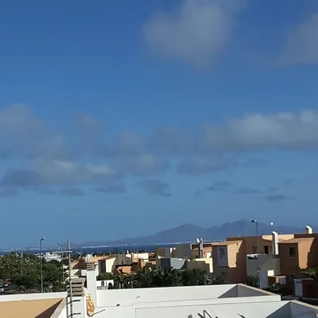60sq.m Roof Solarium, 50sq.m Rear Terrace: BBQ, Fibre WiFi, TV (BBC, SKY sports)