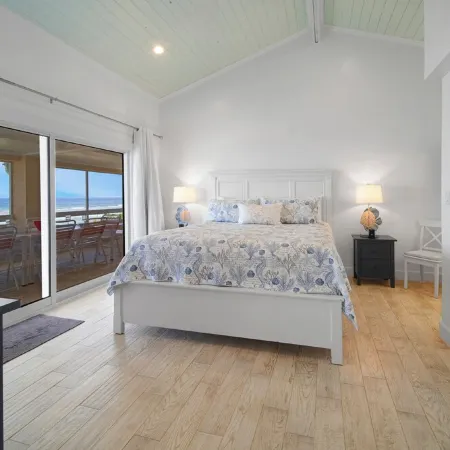 Coral Loft 4BR + 1 BR Oceanfront Villa w/ Private Pool & Beach in Grand Cayman