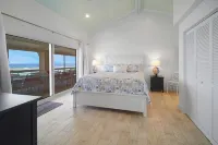 Coral Loft 4BR + 1 BR Oceanfront Villa w/ Private Pool & Beach in Grand Cayman