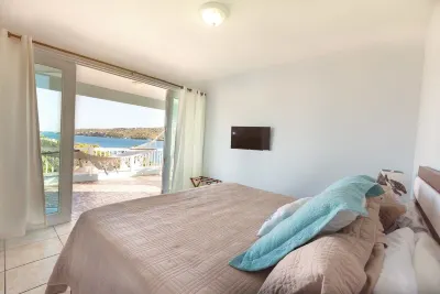 Sea Turtle Studio – Upscale Waterview Retreat, Stunning Sunrises & Full Kitchen!