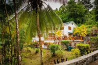 Polaris ATV buggy included in rental! Magnificent Sea views & Beach 2 mins away Hotel di 