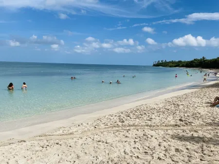 VILLA WITH POOL STEPS FROM THE BUYÉ BEACH