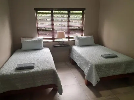 Peaceful quiet place overlooking beautiful mountain with a lovely garden. Отели в г. Malkerns