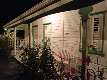 Exceptional T3 sea view apartment, 5 minutes walk from the beach! And jacuzzi