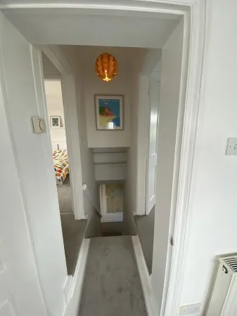 Cottage with sea and countryside views - sleeps 6