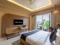 Saltstayz Premier - Sector 50 & Golf Course Ext Road Hotels near FunXs