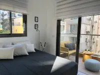 Near Beach & Market Beautiful 4 Bedroom Apartment  호텔