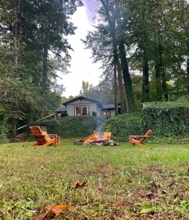 Riverfront House near Cow Shoals - King bed & WiFi