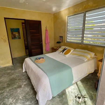 Best Location, Caribbean views, Off street parking, walk everywhere.