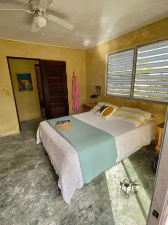 Best Location, Caribbean views, Off street parking, walk everywhere.