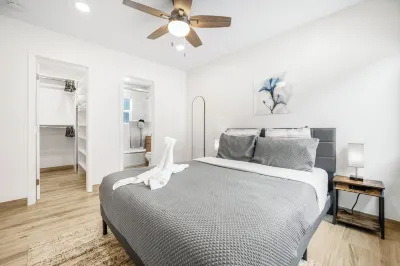 Newly Remolded 1 Bed Pacific Beach Home Hotels near Mission Bay Park