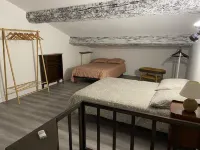 Les Glycines Hotel a Trausse