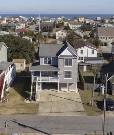 Beautiful vacation home in Kill Devil Hills. Enjoy the ocean and the sound.