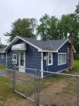 Cute cabin located in the Houghton Lake area.