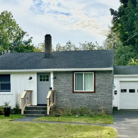 2Bd 1Ba fully renovated private home In Utica, NY. Minutes to everything