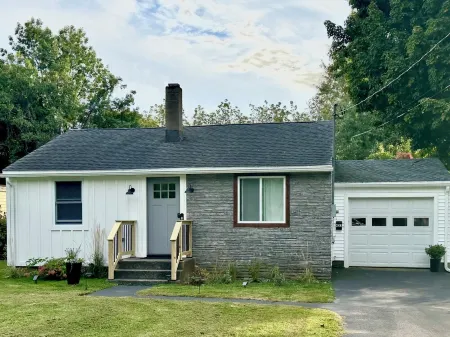 2Bd 1Ba fully renovated private home In Utica, NY. Minutes to everything