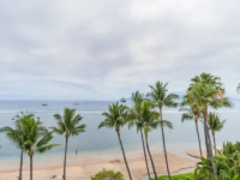 Romantic Oceanfront Condo at Lahaina Shores with Sweeping Ocean Views โรงแรมในลาไฮนา