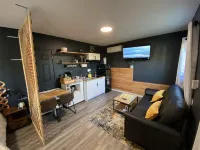 *NEW*secluded/studio/getaway/sunset/mountain view + patio