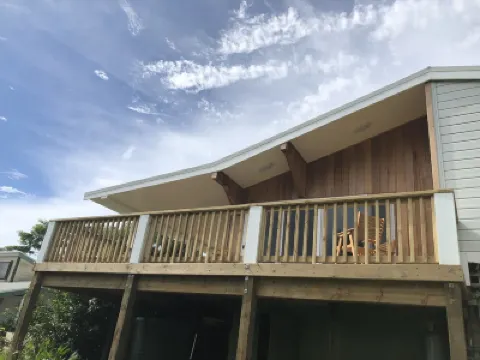 Large family home, tranquil hillside location with Pacific views ラロトンガ国際空港周辺のホテル