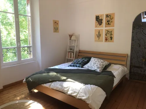 Grande Maison Traditionnelle Proche de la Forêt