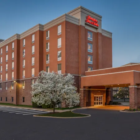 Hampton Inn & Suites Detroit/Airport-Romulus