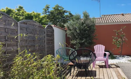 Charming Vendée house with small enclosed garden