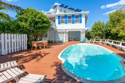 Blue Tang - Newly Renovated Bahamian Villa, minutes to the ocean!