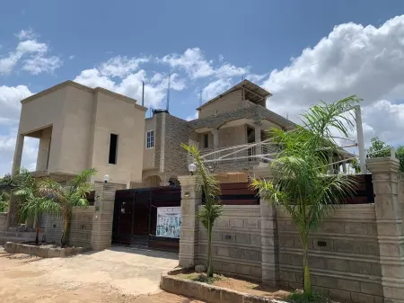 Lovely Studio Apartment Unit With Hot Bath Tub and Kitchen