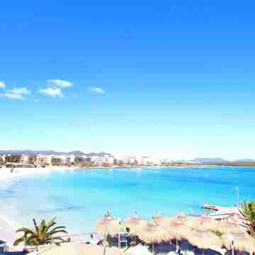 TOP LOCATION, exclusive, modern apartment right on the beach of S'illot TOP! Others