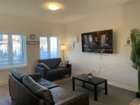 Glamorous 3 BR Villa with Double Garage 리자이나 호텔