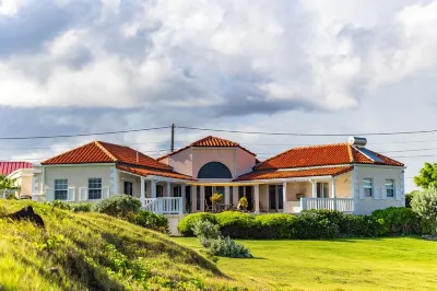 Captains View Villa, Spectacular Ocean front setting, clean and well maintained! Hotels in 