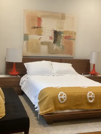 Amazing modern home on the 14th hole of the Pines golf course in Diamondhead MS!