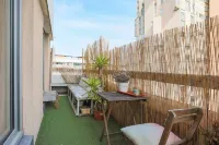 Superb bright apartment, terrace with view Hotels in La Villette