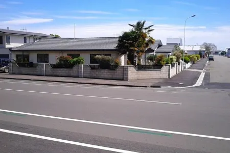 Ahuriri Townhouse modern and spacious ,free wifi.