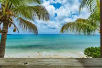 Beachfront Home with Large Deck. Walk to Restaurants.  Near Downtown. Hotels in Northwest