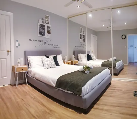 Cozy Home Central Ringwood Freewifi, Netflix, Clothes Dryer & Parking.