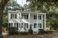 REDUCED RATES - 3 bed/ 2 -1/2 bath SOUTHERN CHARMER in the heart of Beaufort, SC Hotels in der Nähe von Spanish Moss Trail