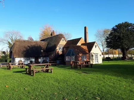 The Clifden Arms B&B Отели в г. Ашендон