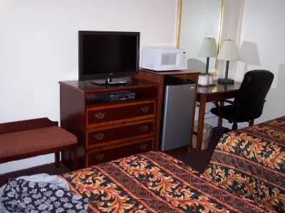Shore Hills Motel فنادق في Wall Township