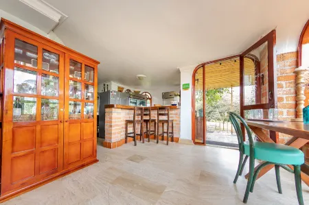 Ayenda Llanogrande Inn Отели рядом с достопримечательностью «Mirador al Aeropuerto de Medellin MDE»