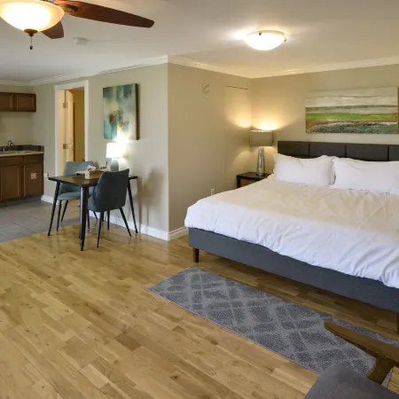Above the Beach Guest Suites