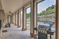 湖景逃生帶熱水浴缸，距峽谷湖1英里 - 3星級