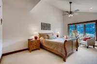 Sanctuary 2569 - Balkon