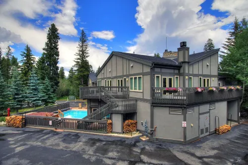 CC301 Cross Creek 2Br 2ba 2 Bedroom Condo by RedAwning - Pet friendly