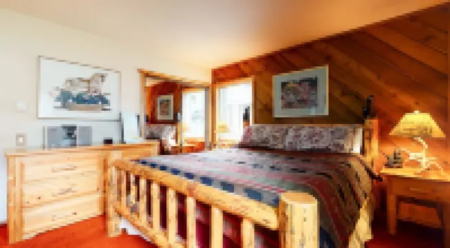 Snowcreek II #253 1 Bedroom Condo by RedAwning